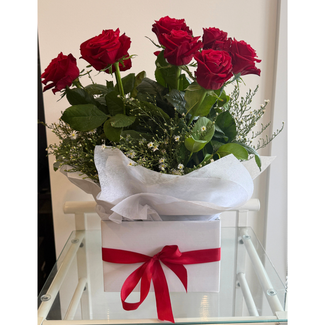 Red Roses Hat Box